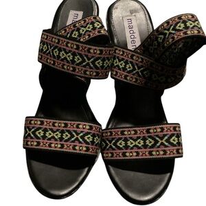 NWOT Madden Girl Black and Patterned Wedge Sandal Size 9